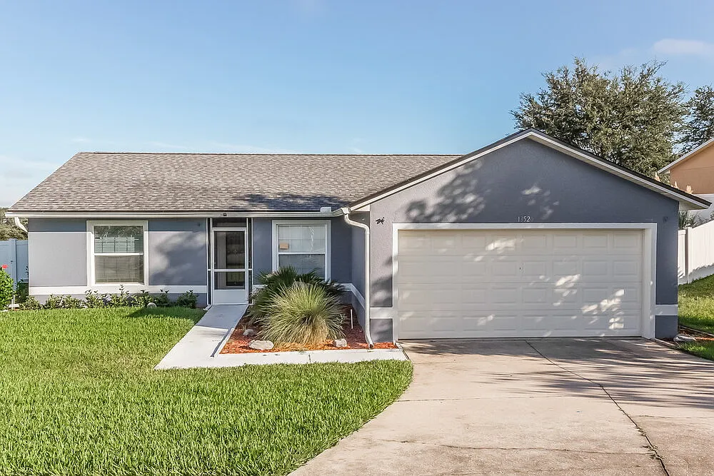 3 bed, 2.0 bath, 1334 sqft, $2,170 — Photo 1