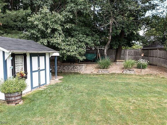 3rd image of 389 Halifax Ln