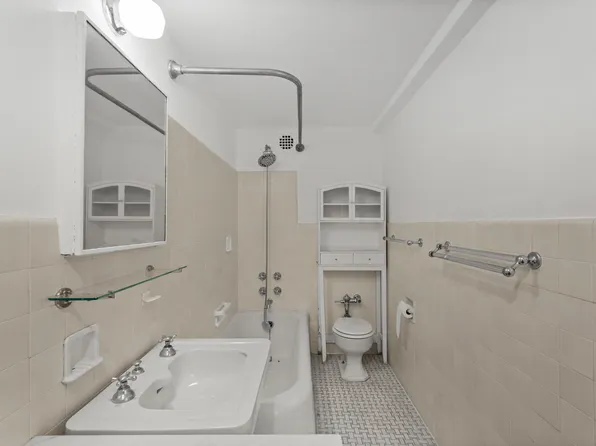 140 East 28th Street image 5 of 14