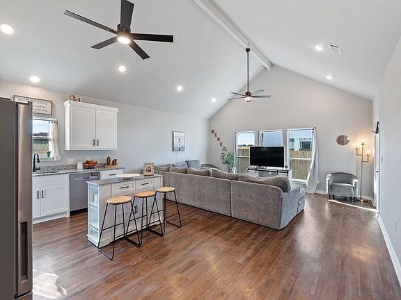 3rd image of 301 Paschall Blvd