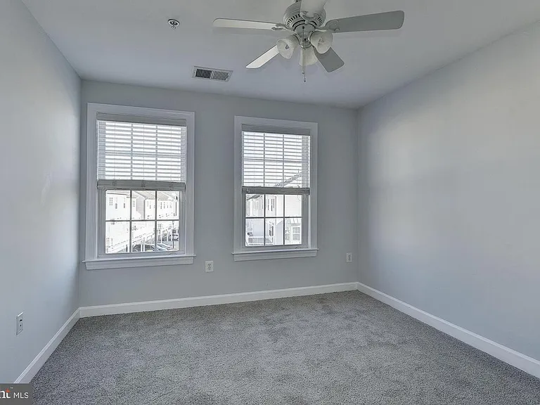 7576 Maidenhead Dr — Photo 19