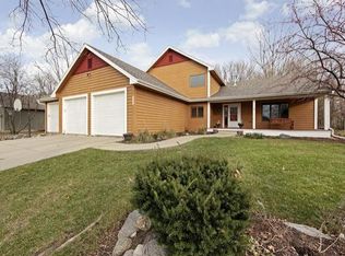 1668 Woodlawn Cir, Waconia, MN 55387