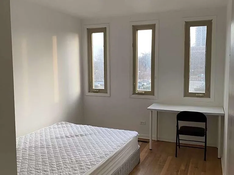 2821 S Michigan Ave #B — Photo 5