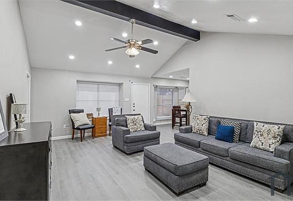 4th image of 4934 Deerwood Cir