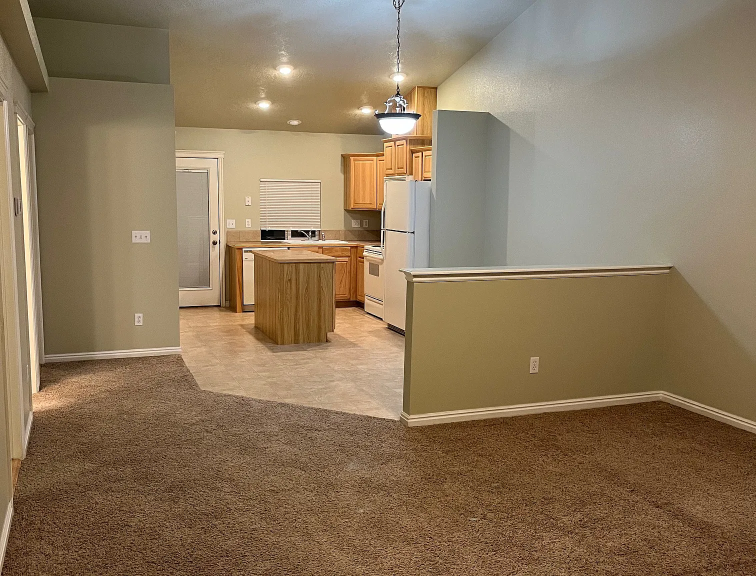 2 bed, 1814 sqft, $1,800 — Photo 3