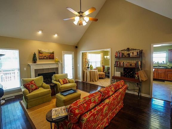 4th image of 7967 Squirrel Wood Ct