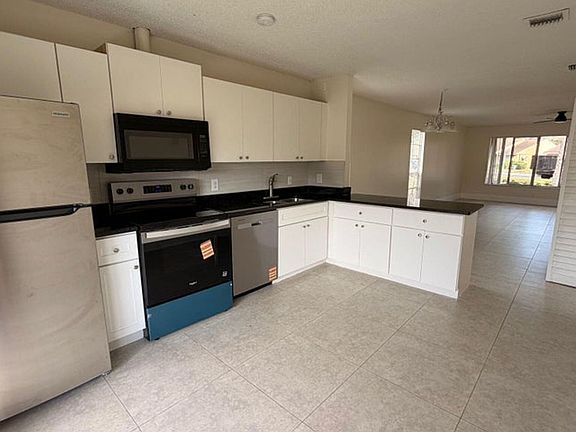 3rd image of 4774 Orleans Ct APT D