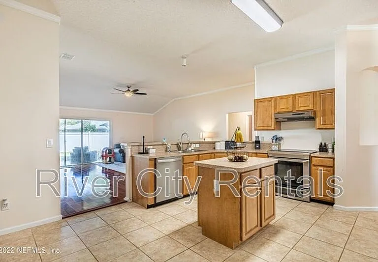 2848 Pebblewood Ln — Photo 4