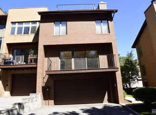 17 Yorkview Dr, Edgewater, NJ 07020