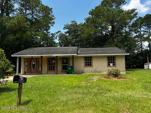 4118 Washington Dr, Moss Point, MS 39563