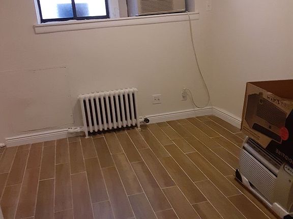 3rd image of 32 Cornelia St APT 1