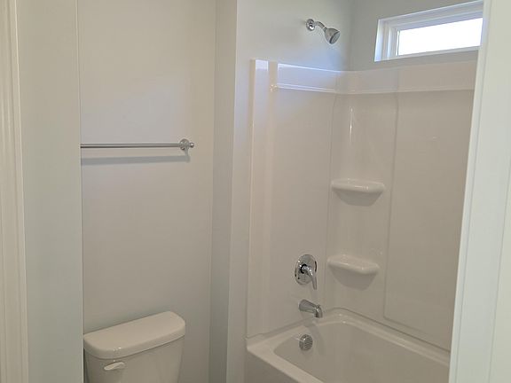 5th image of 926 Holbrook Drive