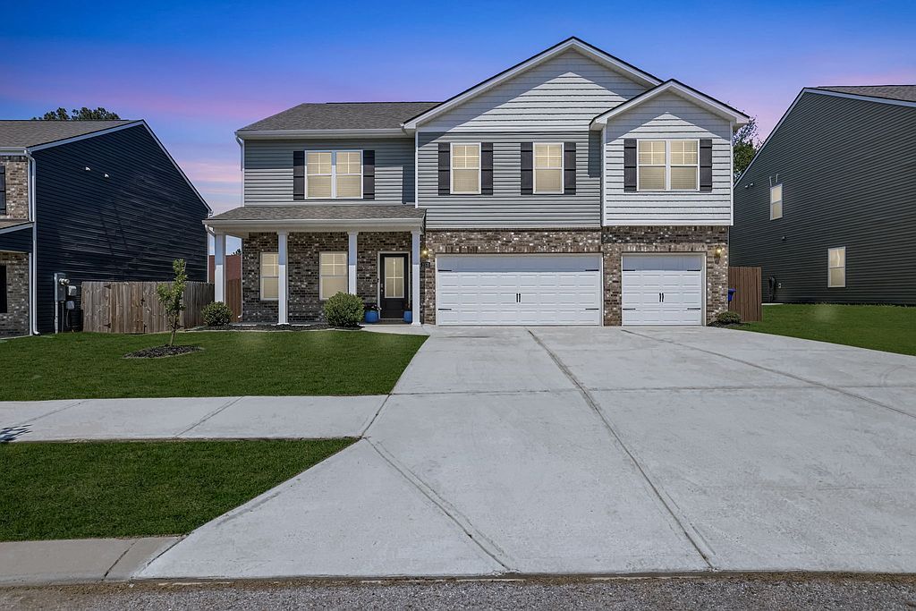 2370 Tournament Dr - Property Image