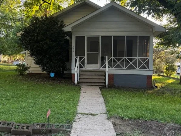 212 Michigan Ave, Jonesboro, LA 71251