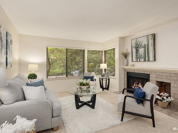 Living room>