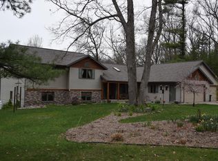420 Silver Creek Rd, Whitehall, MI 49461