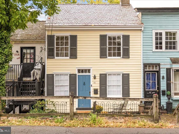 41 W Ferry St, New Hope, PA 18938