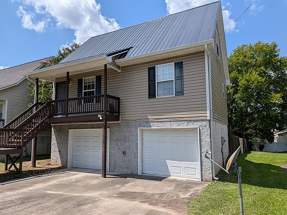 3rd image of 1612 Lee St SE
