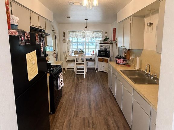 5th image of 2616 Texas Ave