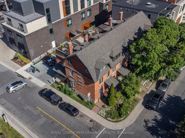 19 Monk St #1, Ottawa, ON K1S 3Y7