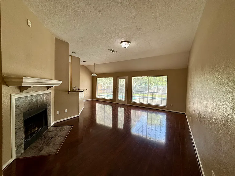 2160 Wildflower Dr — Photo 7