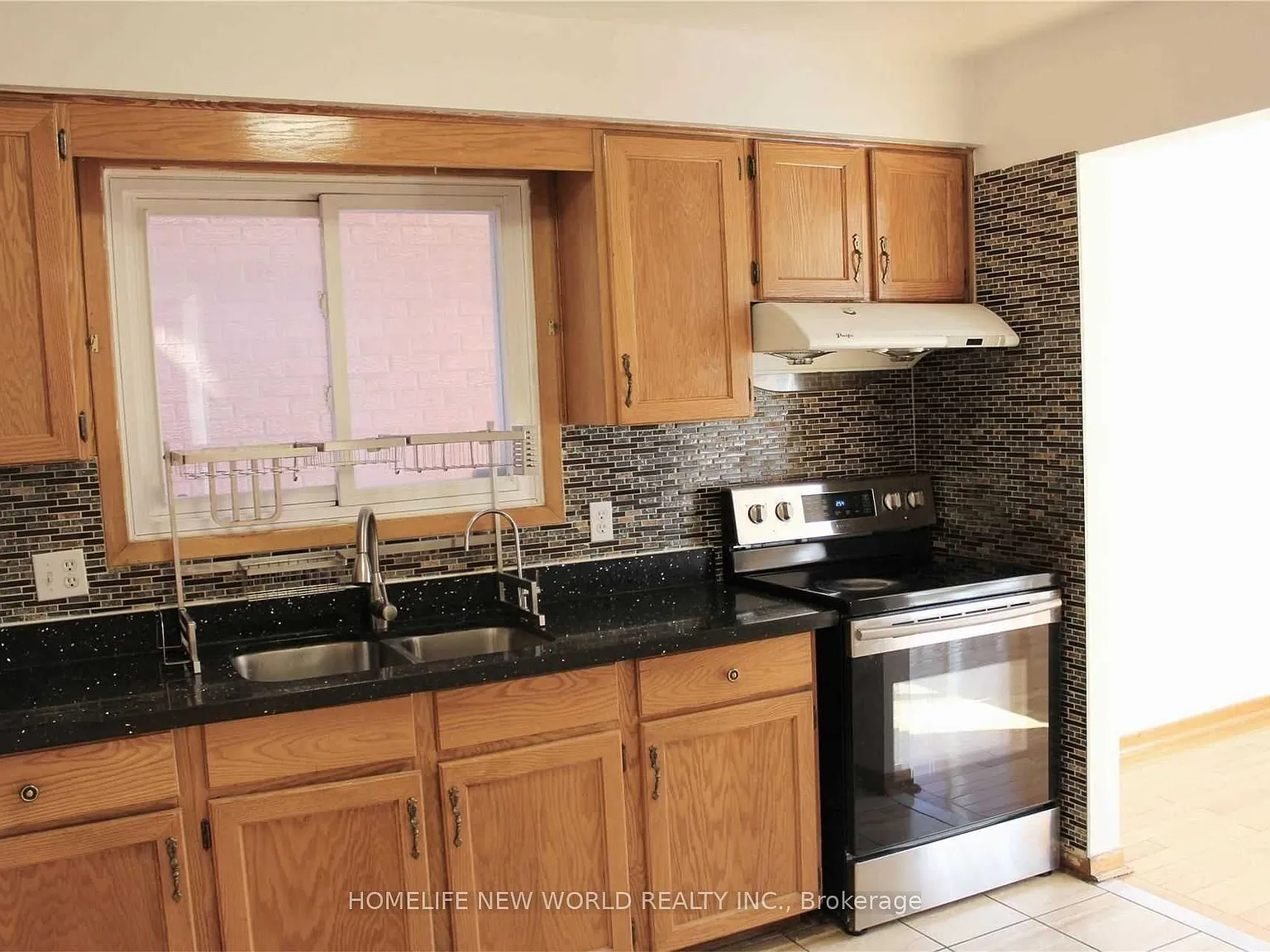 4 bed, $3,300 — Photo 3
