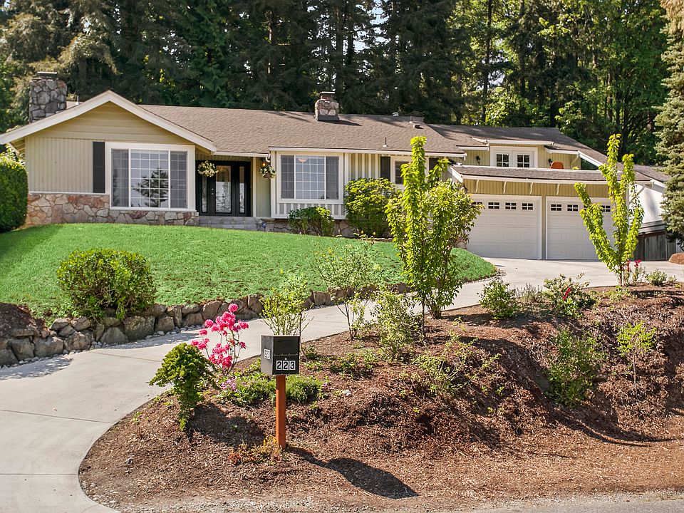 1st image of 223 130th Ave NE