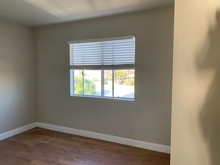 12622 Kornblum Ave #7 — Photo 12