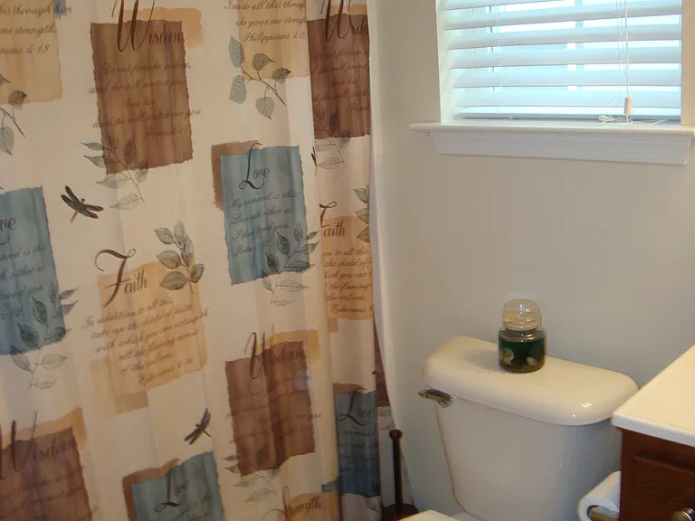 709 Valentine Ln — Photo 17