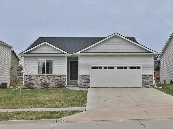 2941 Primrose Ln, Pella, IA 50219