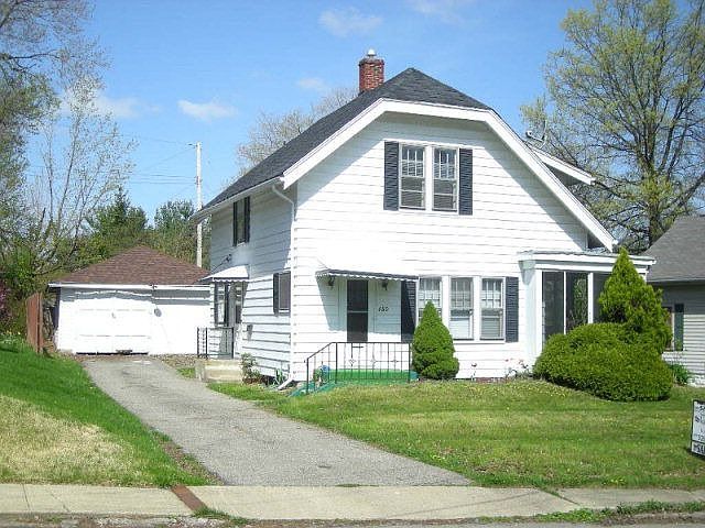 1st image of 480 Wood St