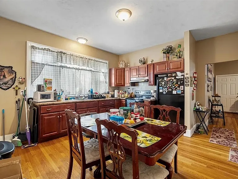 32 Warren St #1 — Photo 7