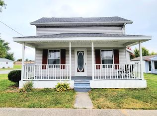 201 Elm St, Waynesfield, OH 45896