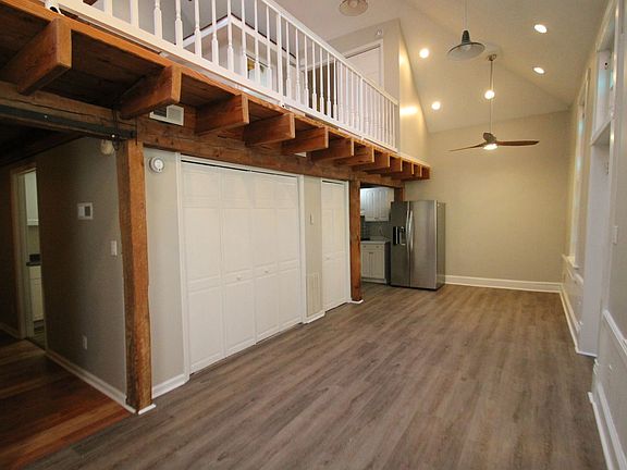 3rd image of 112 Steele St APT 2