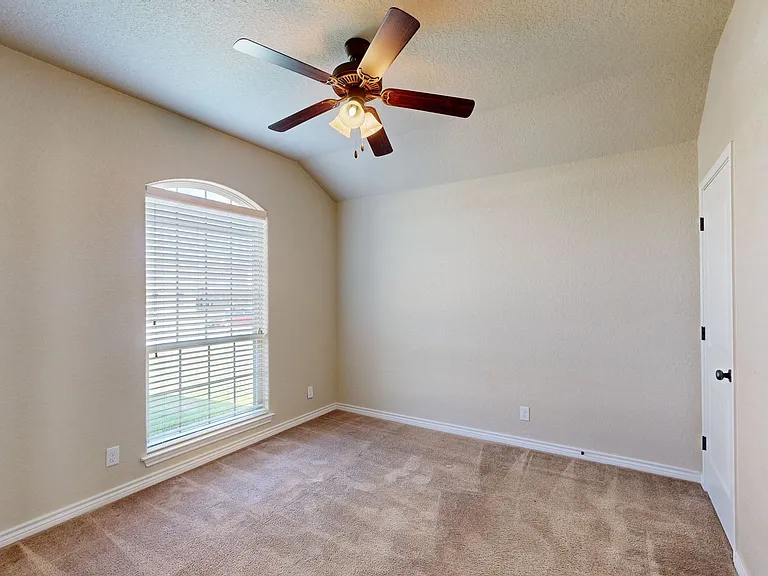 504 W Orion Dr — Photo 7
