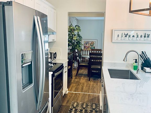 2nd image of 543 Franklin St #2