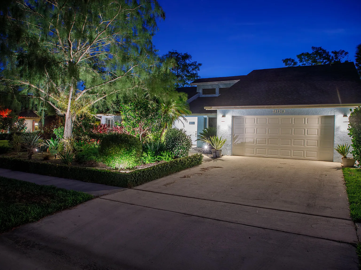 3 bed, 2.0 bath, 2174 sqft, $5,500 — Photo 1