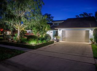 900 Cosmos Ct, Wellington, FL 33414