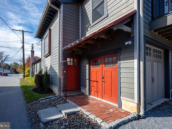 3rd image of 621 Sugars Bridge Rd