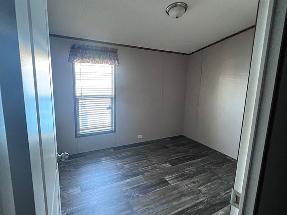 4th image of 2815 California Ave #75