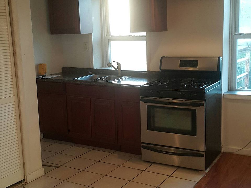 1st image of 6854 Elmwood Ave #2
