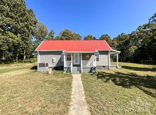 680 Mullinax Cir, Blacksburg, SC 29702