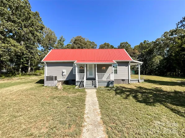 680 Mullinax Cir, Blacksburg, SC 29702