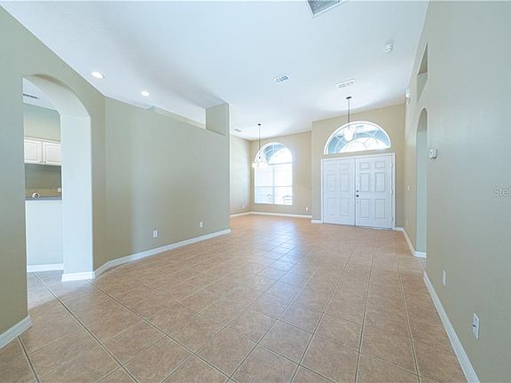 4th image of 10737 Lemay Dr