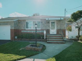 670 Vernon Ave, East Meadow, NY 11554