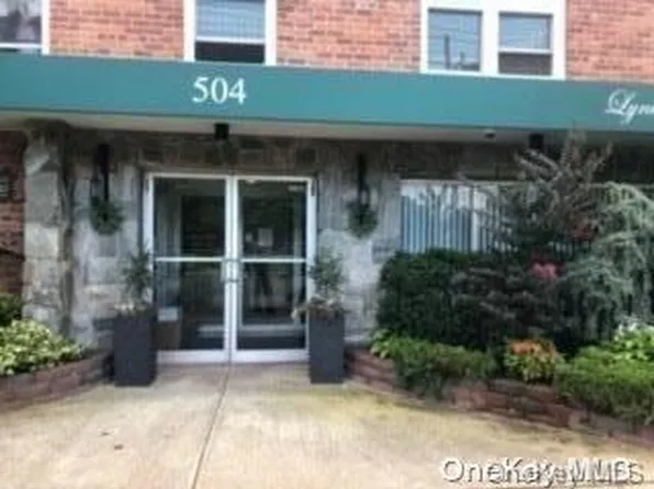 504 Merrick Rd #4R, Lynbrook, NY 11563
