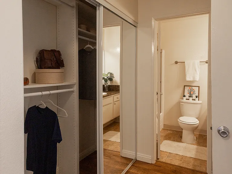 Barcelona Apartments — Photo 15