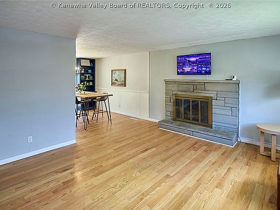 5th image of 841 Daverton Rd