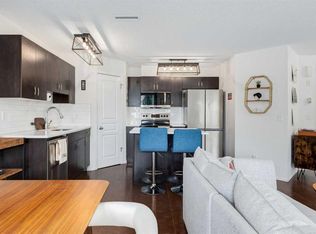 26 S Auburn Bay Cmn SE, Calgary, AB T3M 0M3