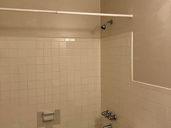 5th image of 3118 SW 15th Ave APT W